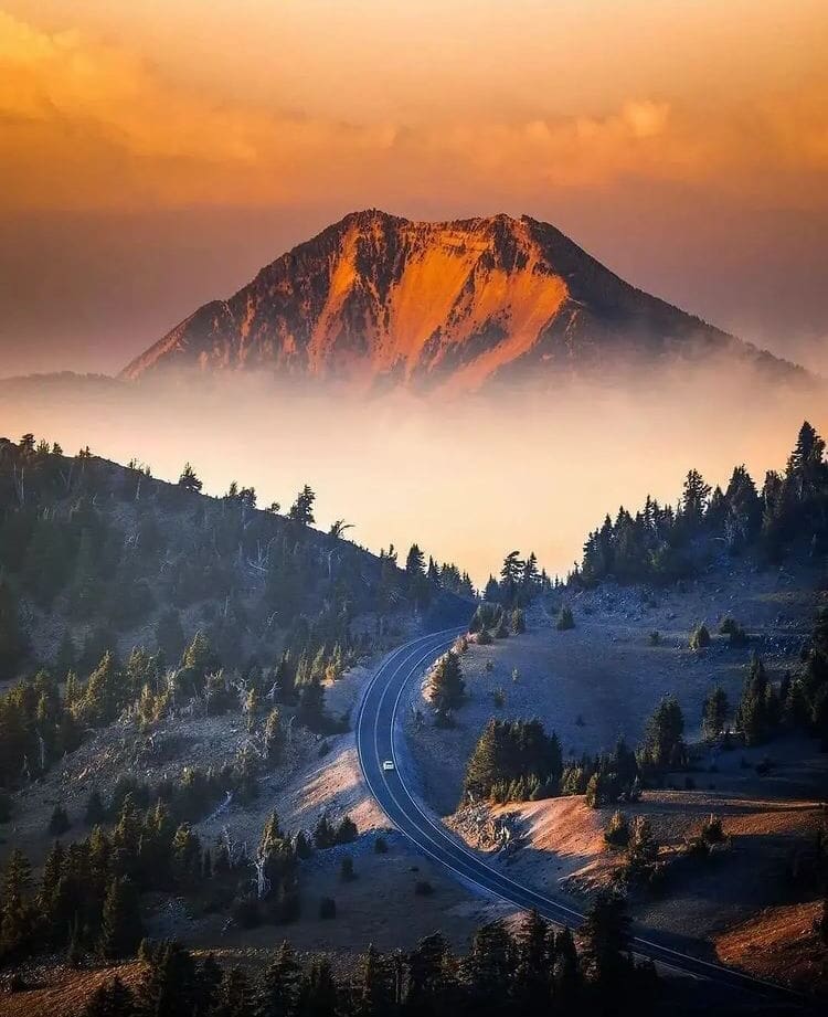 Road through Crater Lake National Park