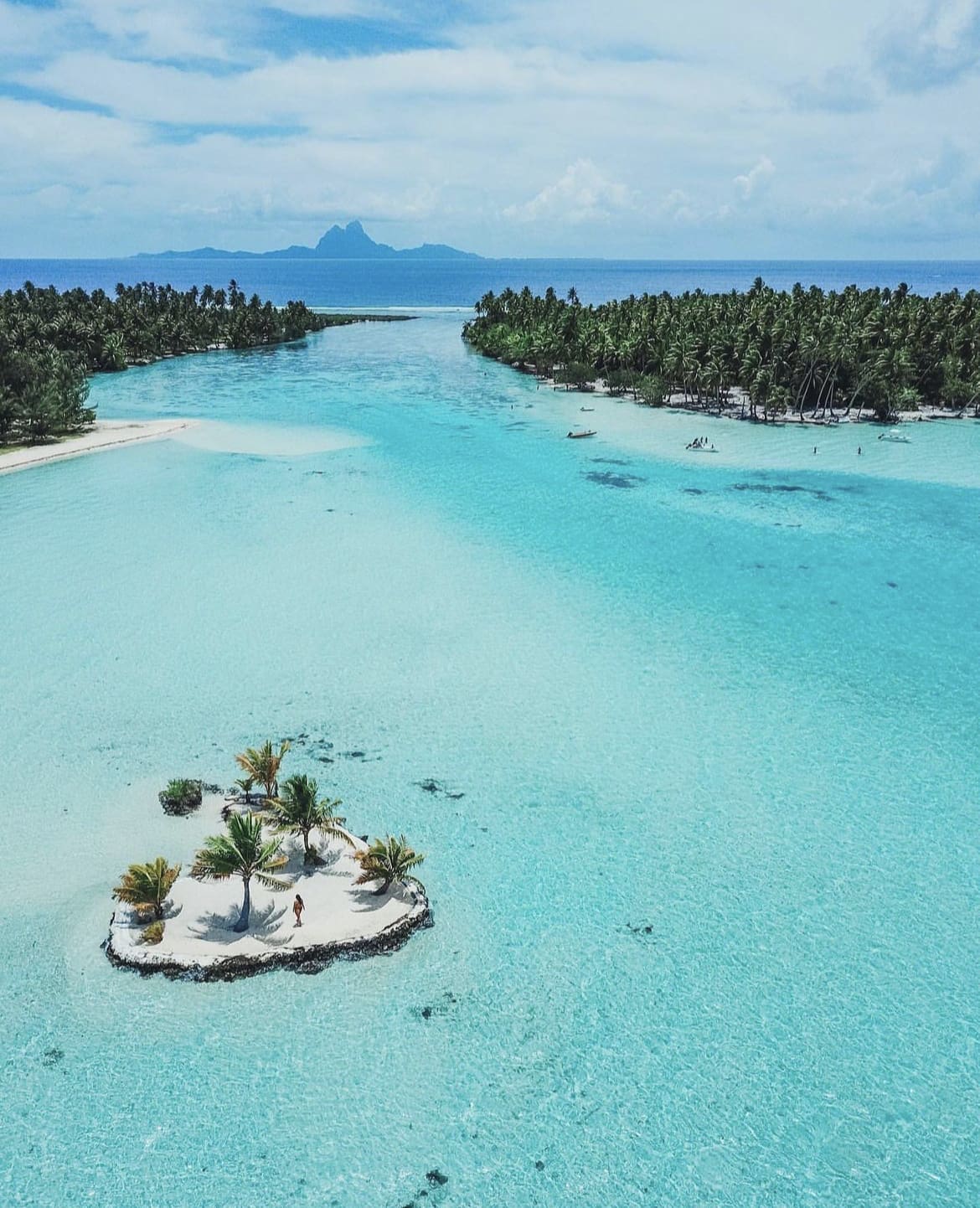 50 shades of blue in Bora Bora