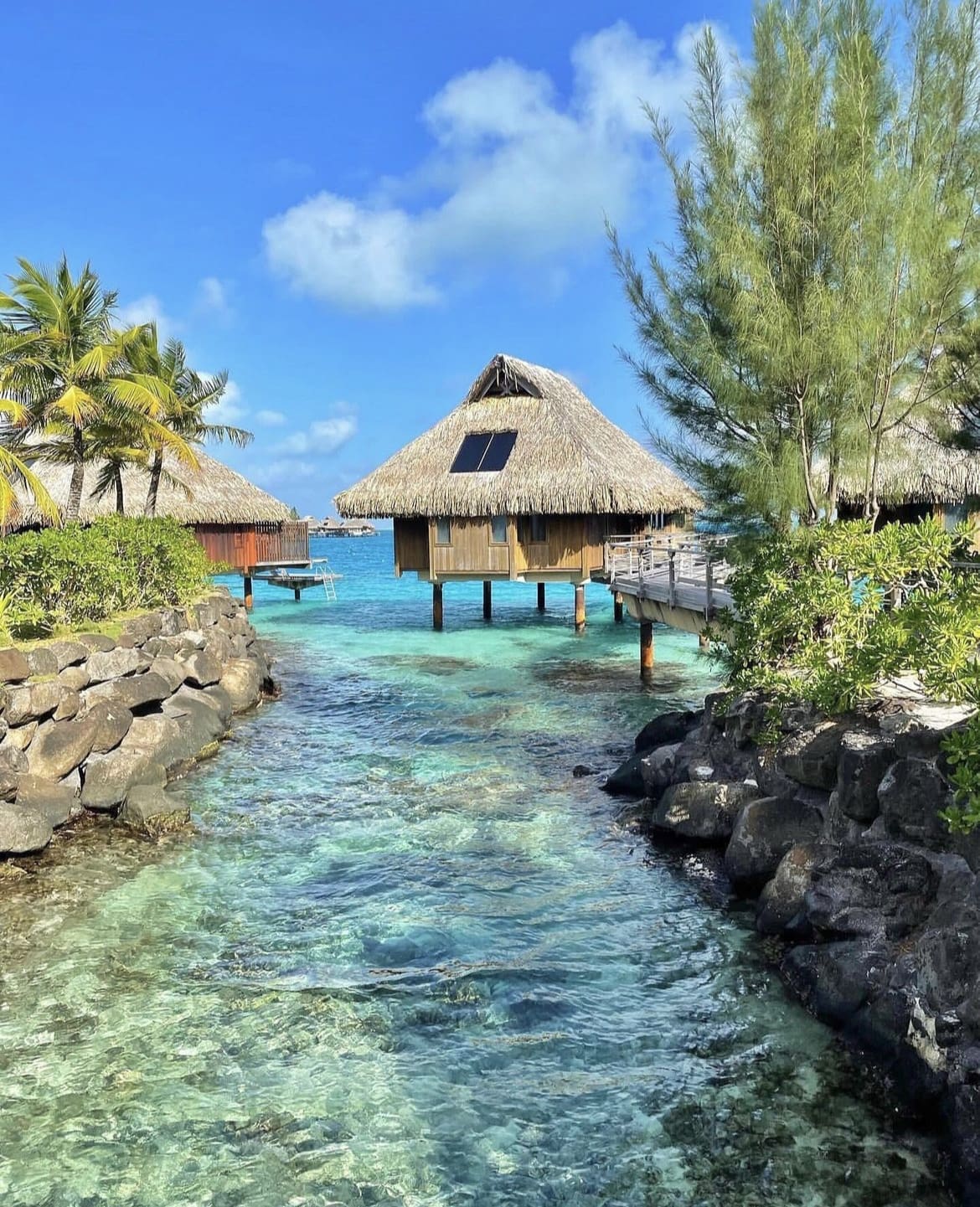 Private water hut in Bora Bora