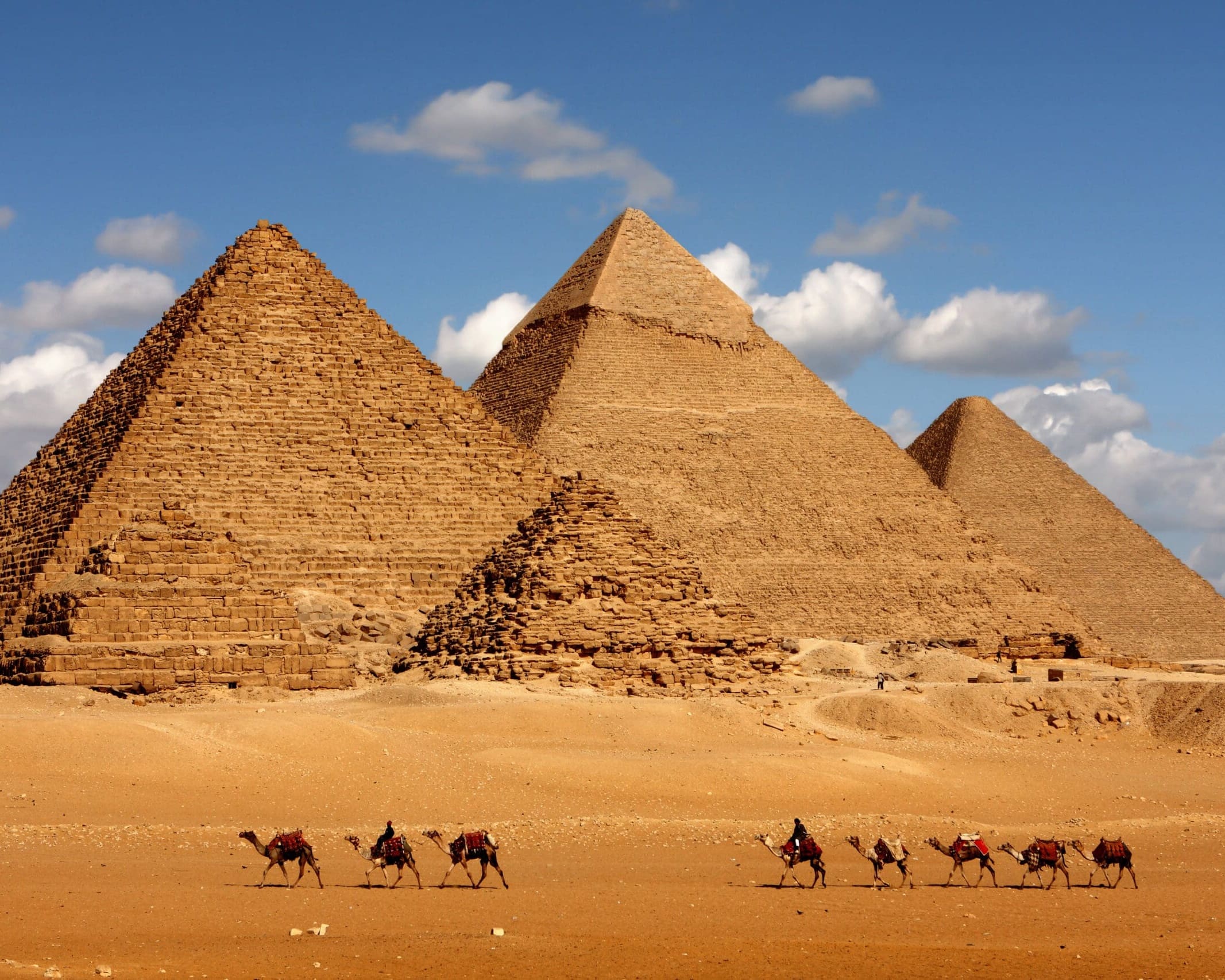 pyramids giza cairo egypt