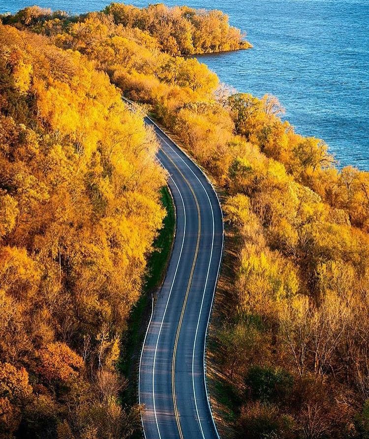 Great River Road - 11 Of The Best Road Trips In The USA