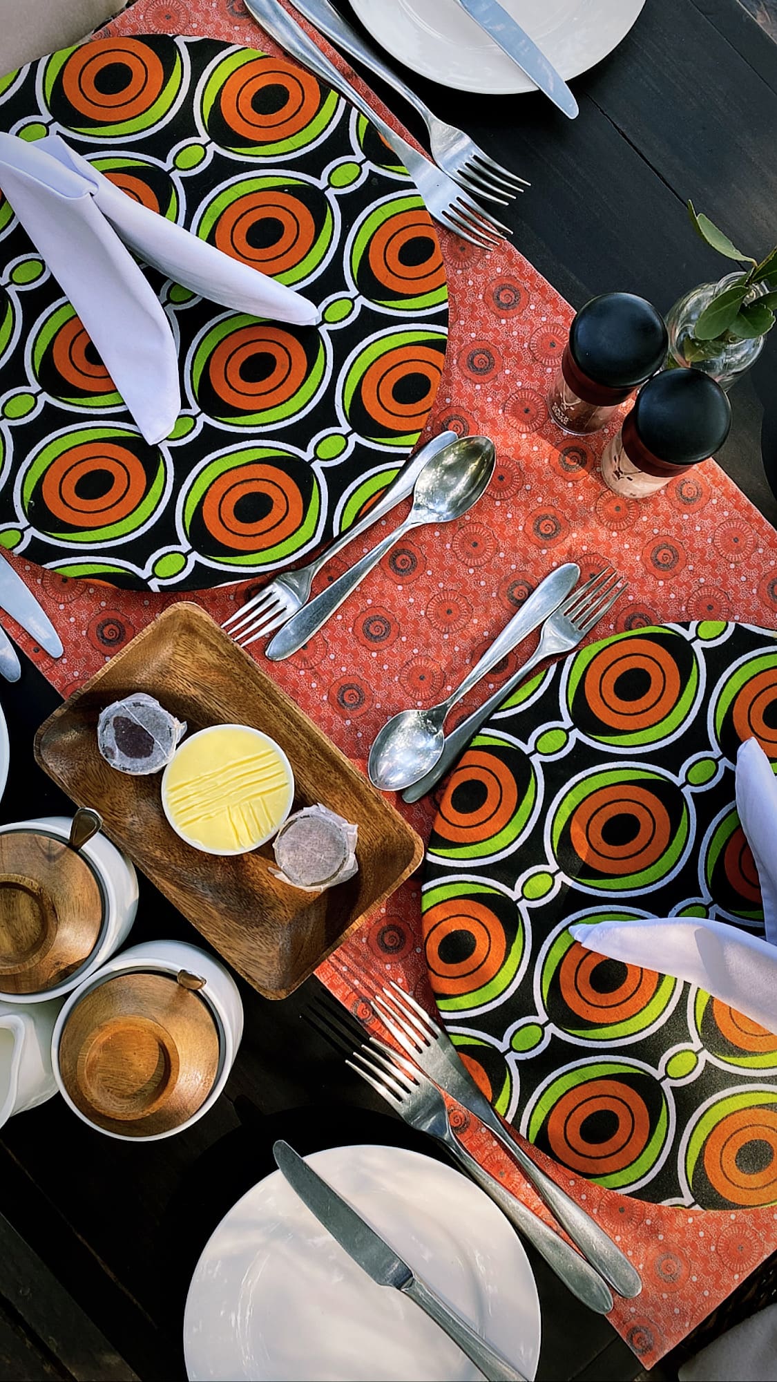 African interior design breakfast table