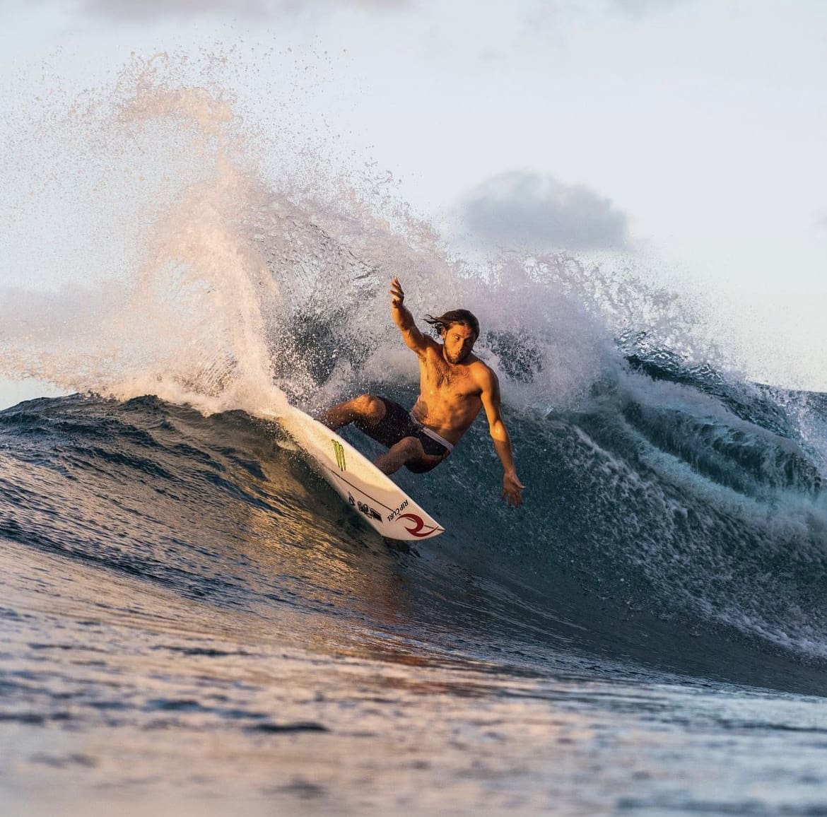 Riding the Waves of Pipeline, a thrill like no other