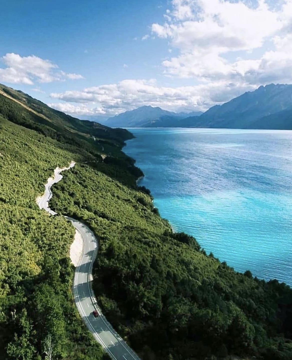Roadside scenery in New Zealand