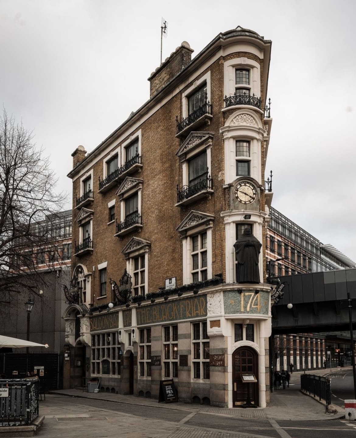 The Black Friar, London