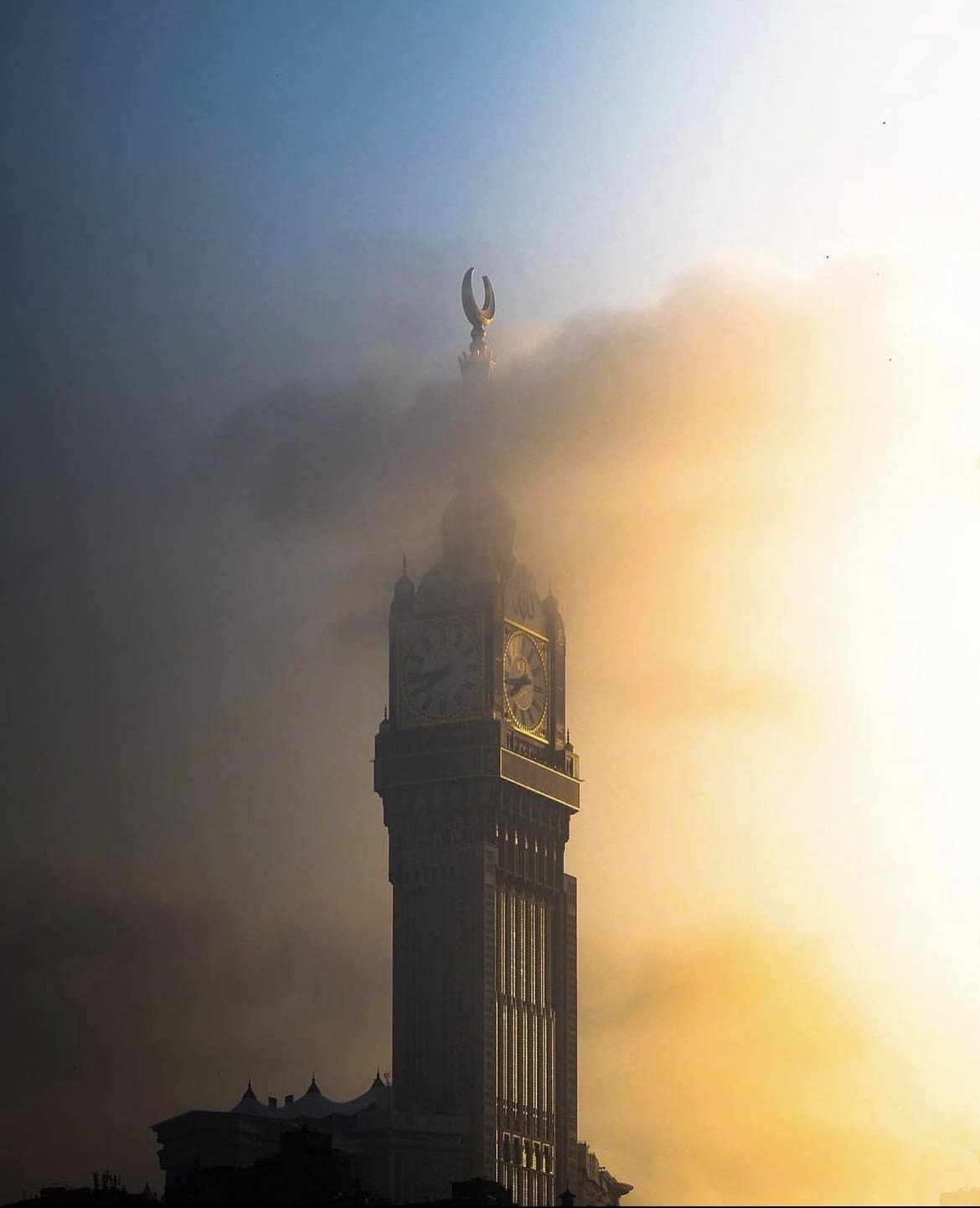 Abraj Al-Bait Clock Tower, Mecca, Saudi Arabia - The Top 10 Tallest Buildings On Earth