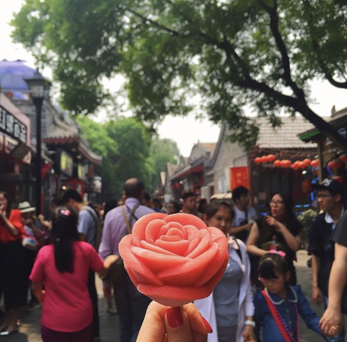 Rose-shaped strawberry Ice cream in Nanluoguxiang